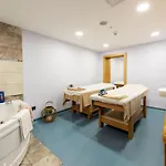 Boursier 2 & Szálloda 4*