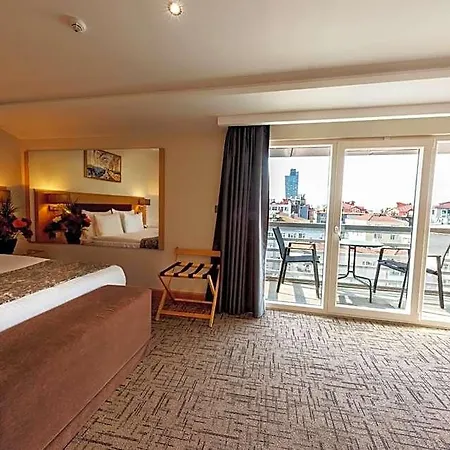 Hotel Boursier 2 & Istanbul