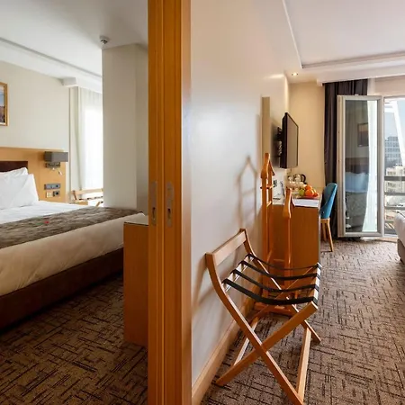 Boursier 2 & İstanbul